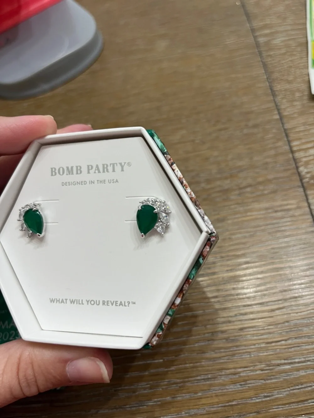 Bomb Party elegant green